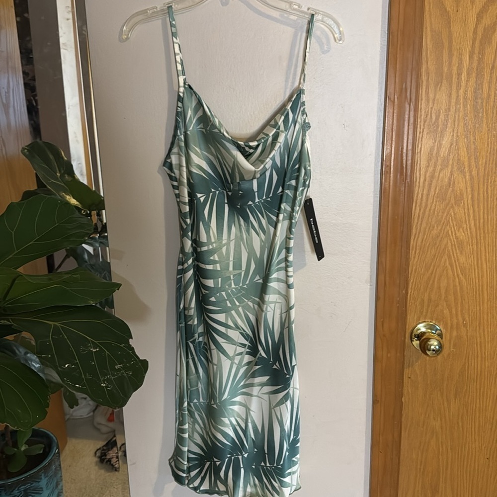 NWT Bebe dress - Picture 2 of 6